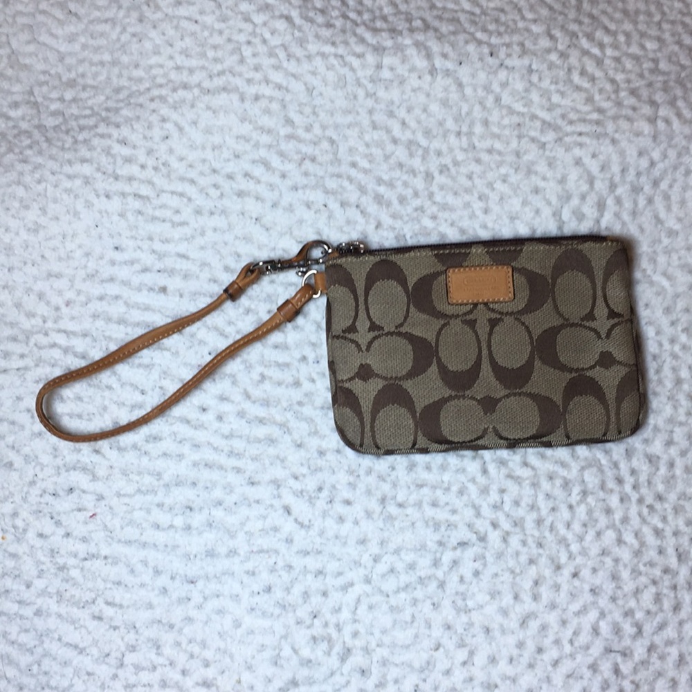 Coach wristlet tan and town